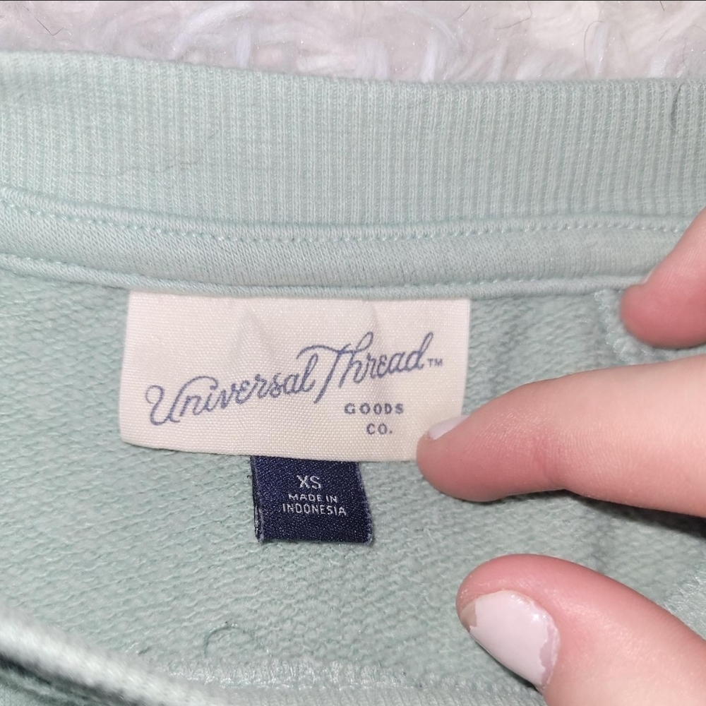 Universal Thread Light Green Pullover